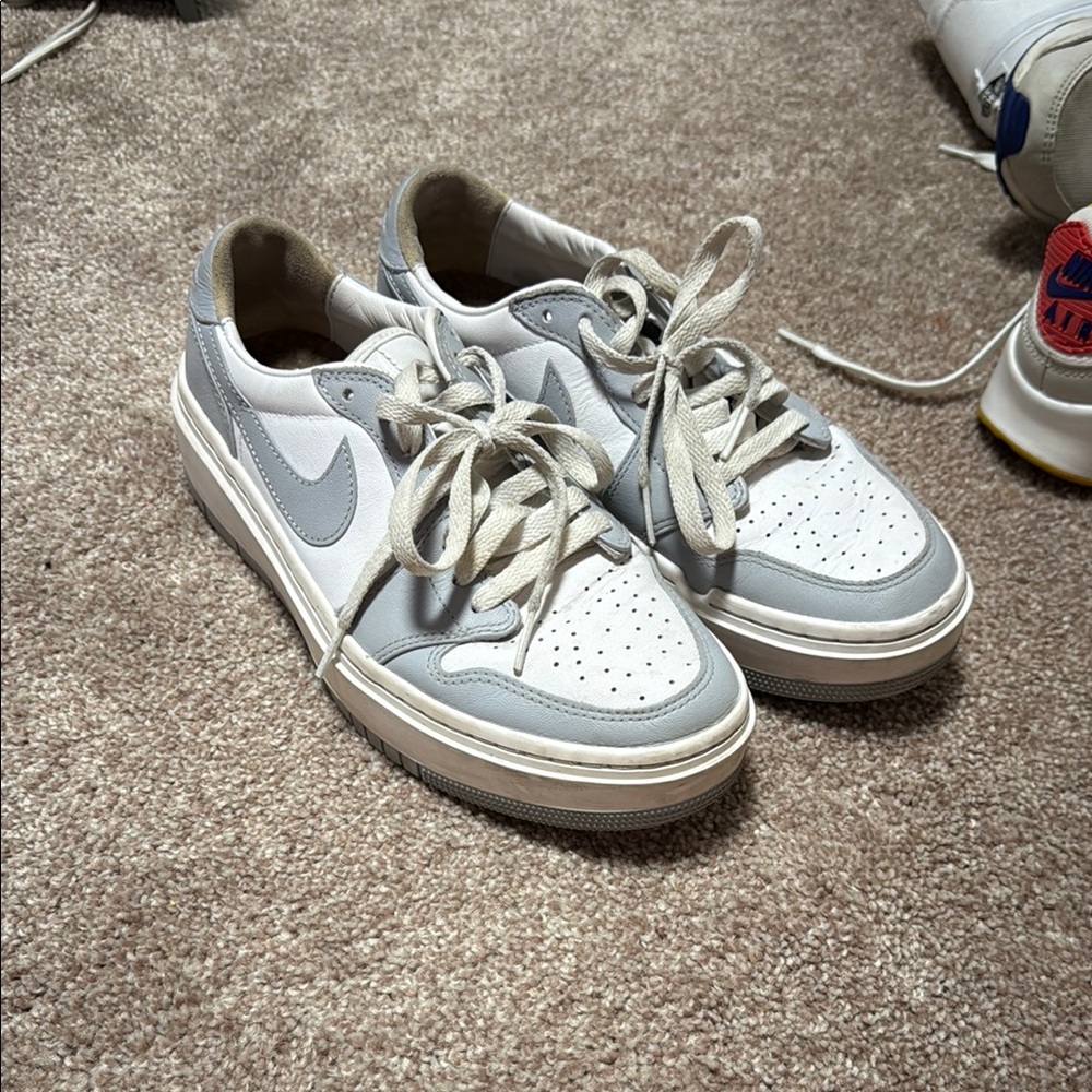 Nike Men's Light Gray and White Sneakers